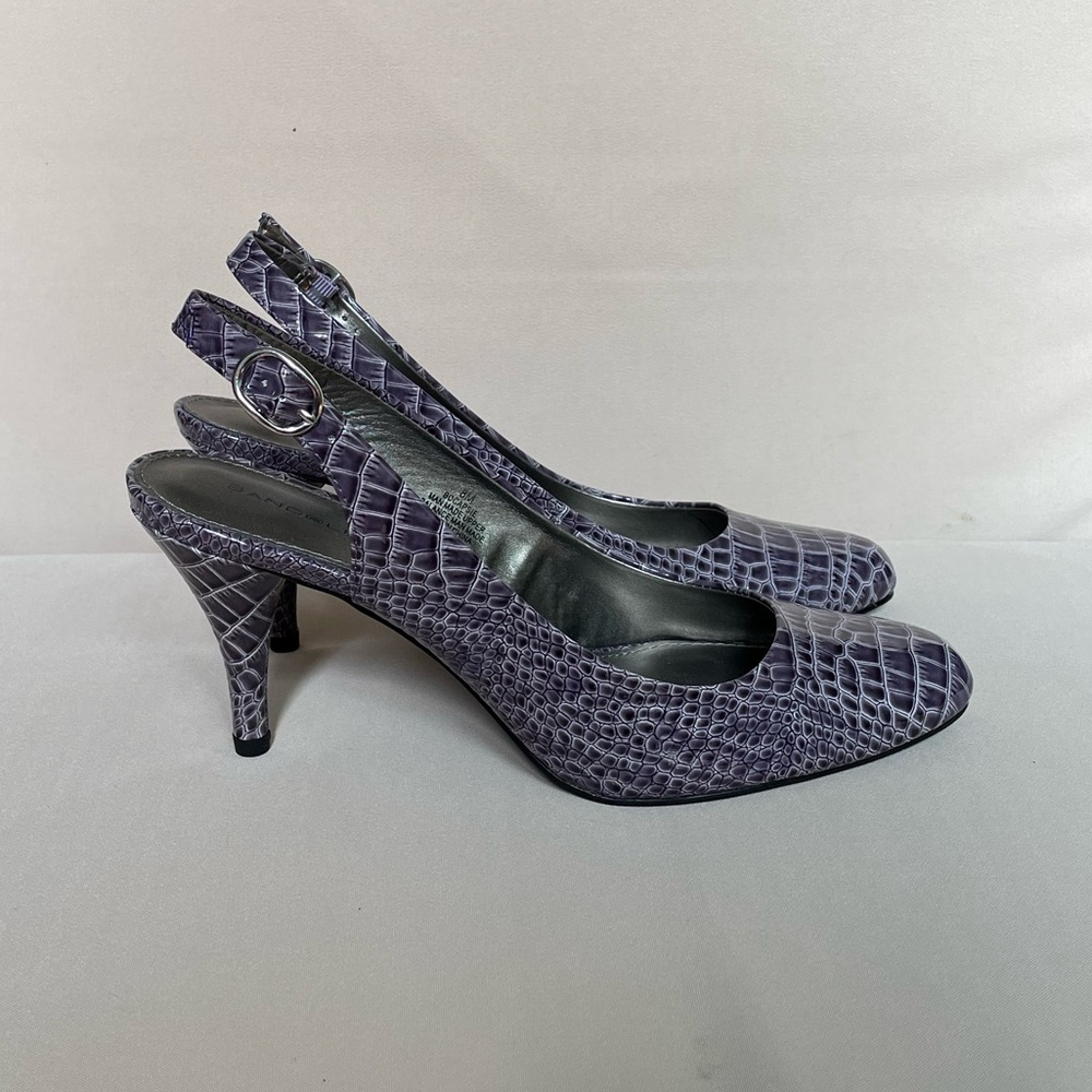 LIKE NEW Bandolino purple snakeskin heels